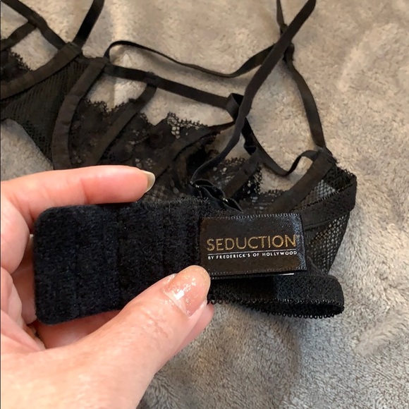 Frederick’s of Hollywood Lace Bra and Panty Set - Picture 4 of 5